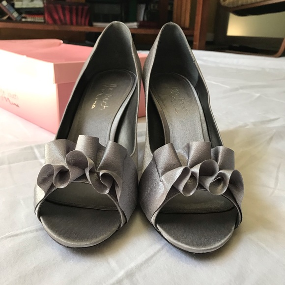 Women’s Silver Ruffle Heels - Picture 4 of 7